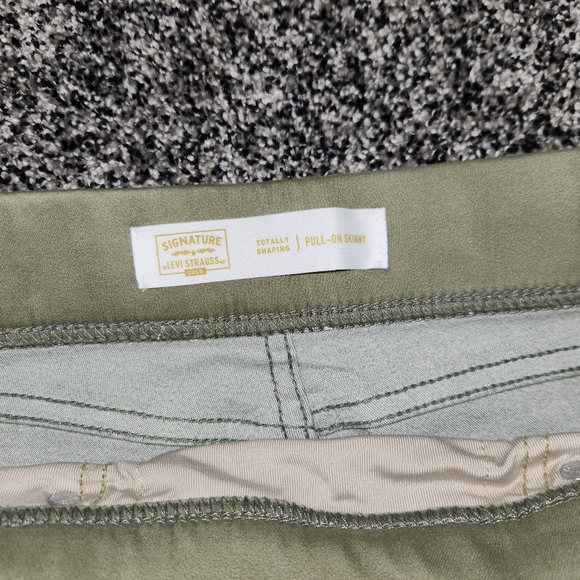 Levi Strauss Gold Label Women's Totally Shaping Pull-on Skinny Jeans Green Sz 31 - Picture 3 of 12